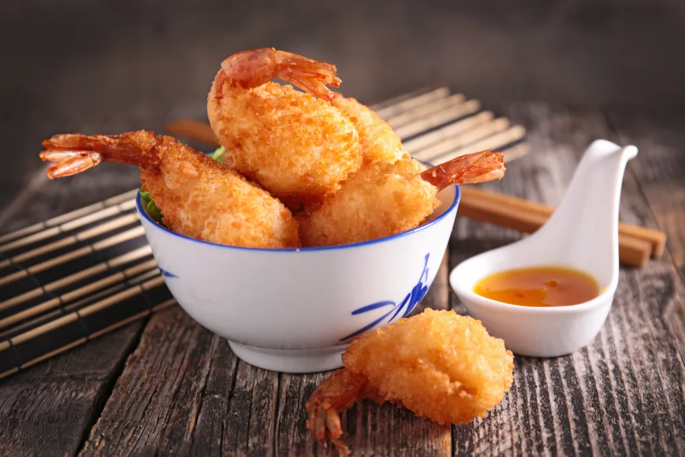 Crevettes panées croustillantes avec sauce